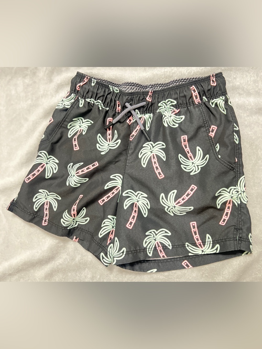 Target Art Class black palm tree Mesh Lined Swim Shorts size M (8)